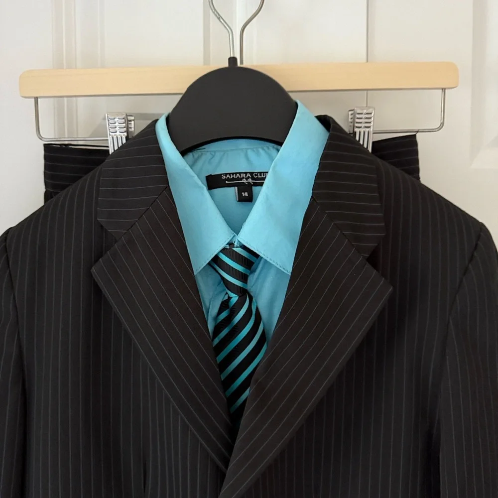 Boys Black Pinstripe Suit, Turquoise Shirt & Tie, Size 14 – Complete Set - Picture 2 of 13